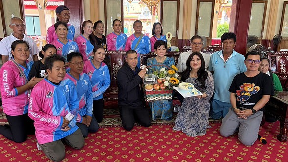 กล่องสีขาว.jpg