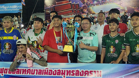 กล่องสีขาว.jpg