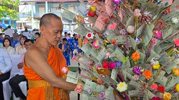 'ดร.ละมูล' นำพลังศรัทธาทอดผ้าป่าเพื่อการศึกษา ระดมทุนพัฒนาอาคารเรียน ยกระดับคุณภาพการศึกษา
