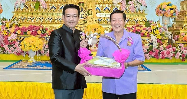 กล่องสีขาว.jpg