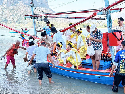 กล่องสีขาว.jpg