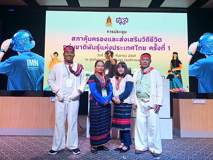 กล่องสีขาว.jpg