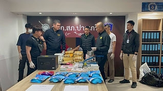 ตร.โชว์ผลงาน รวบ 'บอมศรีราชา' พ่อค้ายารายใหญ่เงินหมุนเวียน 200 ล้าน ขยายผลพบยาบ้ากว่า 2 แสนเม็ด 