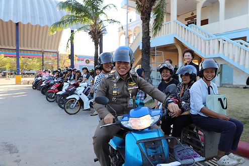 กล่องสีขาว.jpg