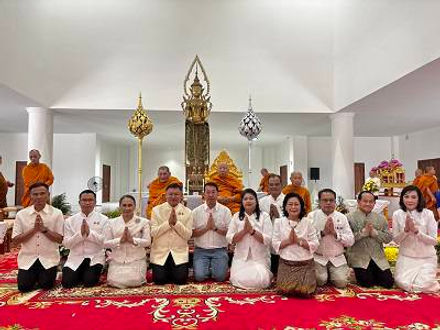 กล่องสีขาว.jpg