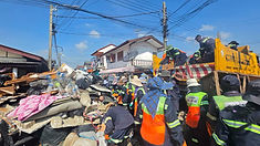 กทม. ผสานกำลังกว่า 600 ชีวิต ร่วมแรงฟื้นกรุง ลุยเคลียร์ขยะตกค้างเคหะร่มเกล้า ตั้งเป้าแล้วเสร็จใน 3 วัน
