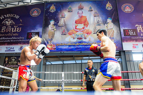 กล่องสีขาว.jpg