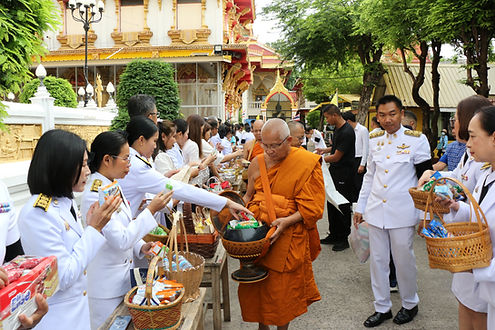 กล่องสีขาว.jpg