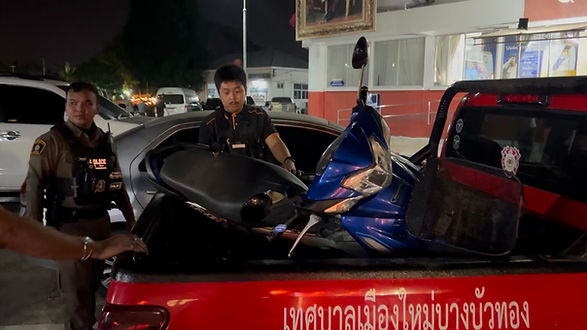 กล่องสีขาว.jpg