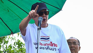 กล่องสีขาว.jpg