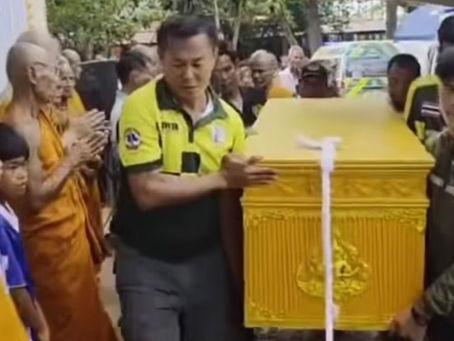 สังคมหมอข่าว : อุบลราชธานี - บำเพ็ญกุศลศพ พระภิกษุที่มรณะภาพจากเหตุกระบะพุ่งชน ที่วัดน้ำขุ่น อ.น้ำขุ่น