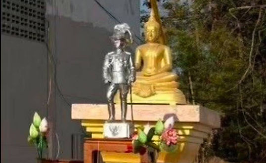 กล่องสีขาว.jpg