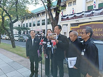 ท้องฟ้าสีฟ้าคราม