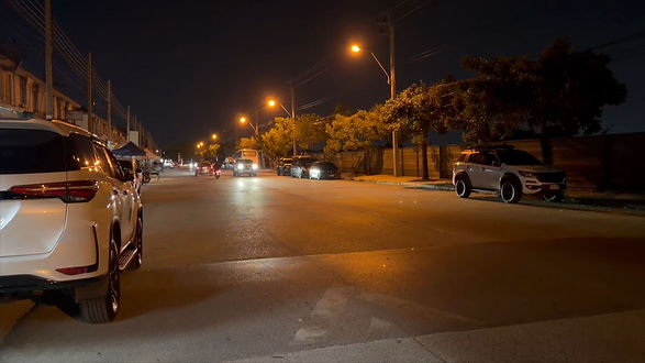 กล่องสีขาว.jpg