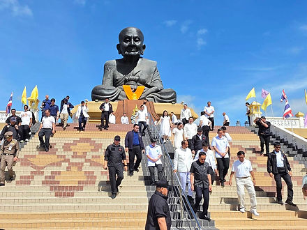 กล่องสีขาว.jpg