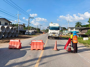 กล่องสีขาว.jpg