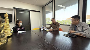 ไรเดอร์สาวร้องสื่อ !! ถูกชายหัวร้อนใช้หมวกกันน็อกทำร้ายกลางถนน sลังมีปากเ