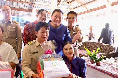 กล่องสีขาว.jpg