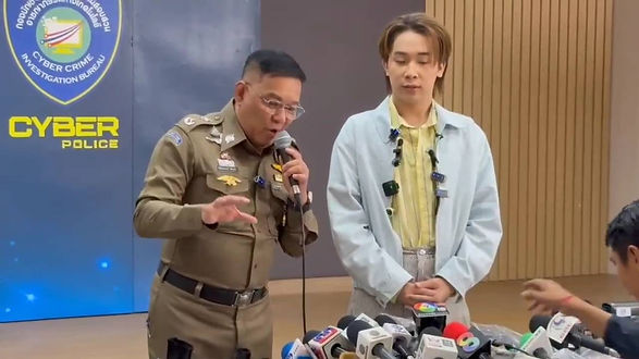 กล่องสีขาว.jpg