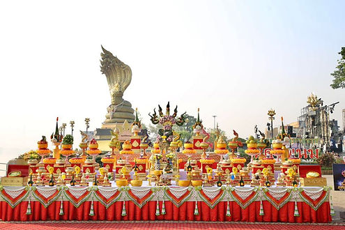 กล่องสีขาว.jpg