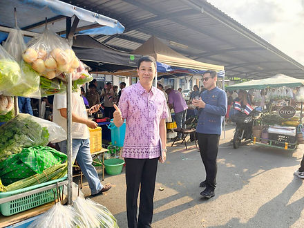 กล่องสีขาว.jpg