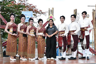 กล่องสีขาว.jpg