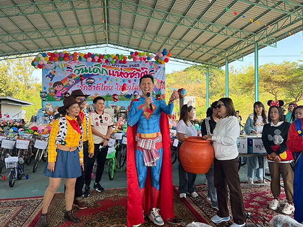 นายกฯ เมืองราชบุรี มาในชุดซูเปอร์แมน สร้างรอยยิ้ม เปิดงานวันเด็กโพหัก คึกคักทั้งตำบล !!