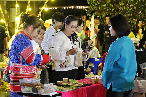 กล่องสีขาว.jpg