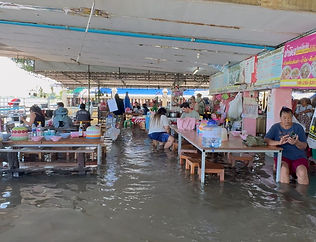 กล่องสีขาว.jpg