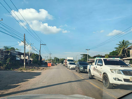 กล่องสีขาว.jpg