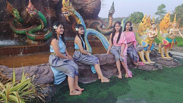 กล่องสีขาว.jpg