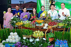 นอภ.บ้านแพ้ว ชวน ชม ชิม ช็อป งาน “เกษตรและของดีอำเภอบ้านแพ้ว ปิดทองขอพรหลวงพ่อโต" ชมแห่พระในคลองดำเนินสะดวก