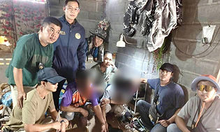 "ปลวกแดง' ปิดจ๊อบรุกฆาต ล้างบางยาเสพติด !! บุกทลายแหล่งค้ายา รวบ 5 ราย ยึดยาบ้า 575 เม็ด ไอซ์เกือบ 4 กรัม