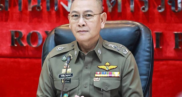 กล่องสีขาว.jpg