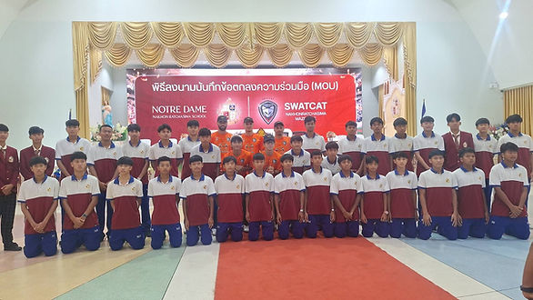 กล่องสีขาว.jpg