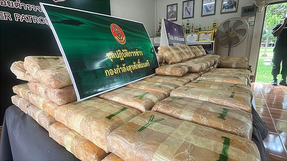 กล่องสีขาว.jpg