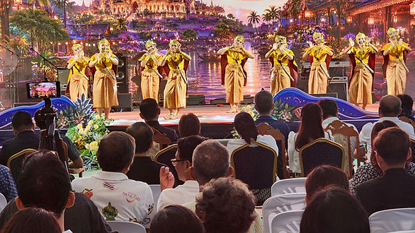 กล่องสีขาว.jpg