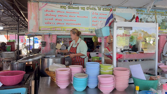 กล่องสีขาว.jpg