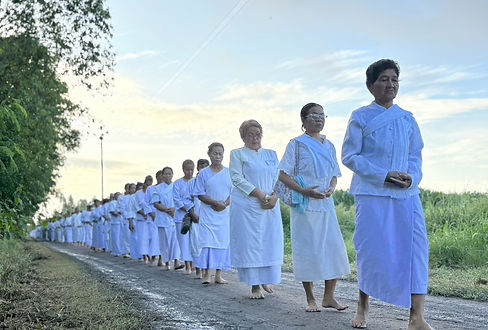 กล่องสีขาว.jpg