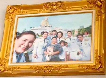 กล่องสีขาว.jpg