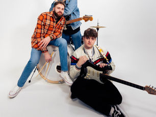 LAY / BYE Delivers a Satirical Twist with New Single "Love Songs Are Boring <3"