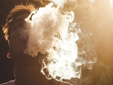 Vapes produzem adolescentes fumantes