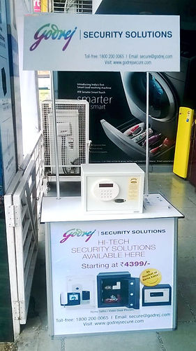 Demonstration cum display Table, made in India by Display Junction, Mumbai