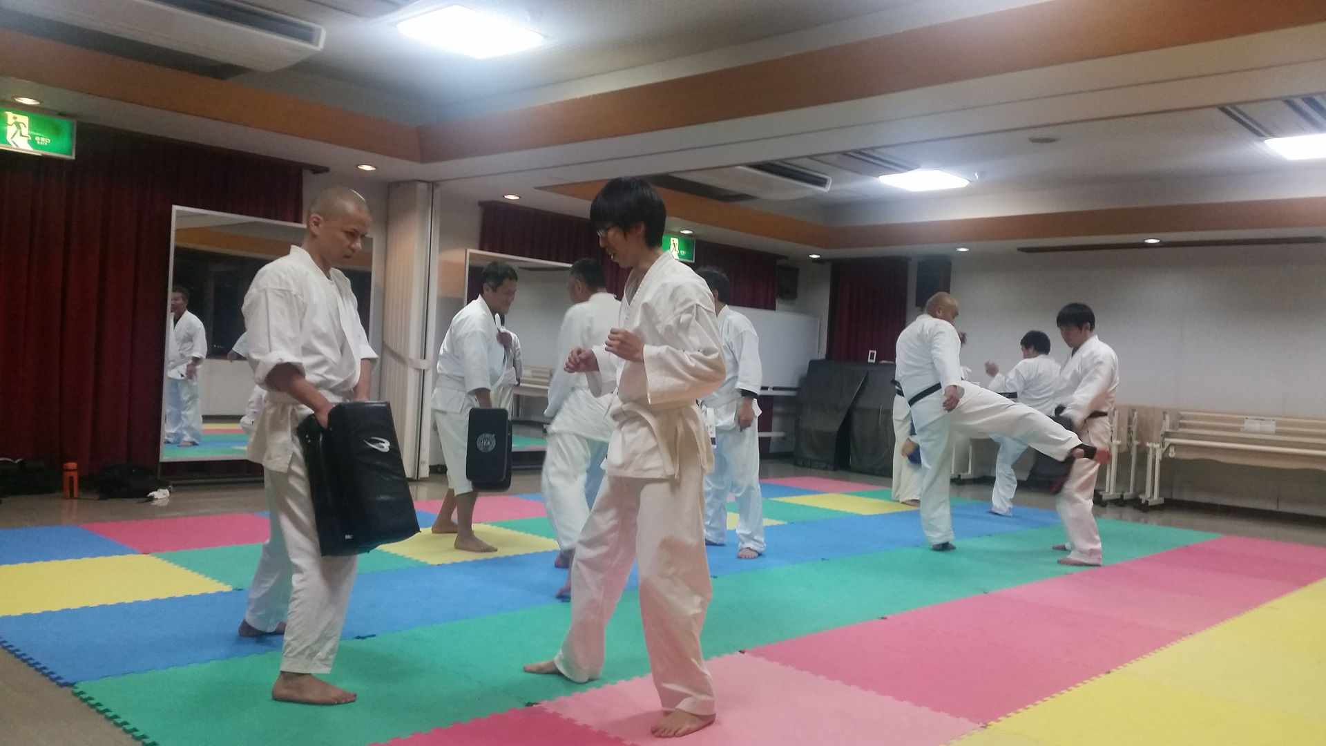 ローキック