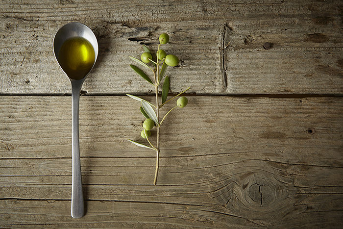 Cuillère et olives
