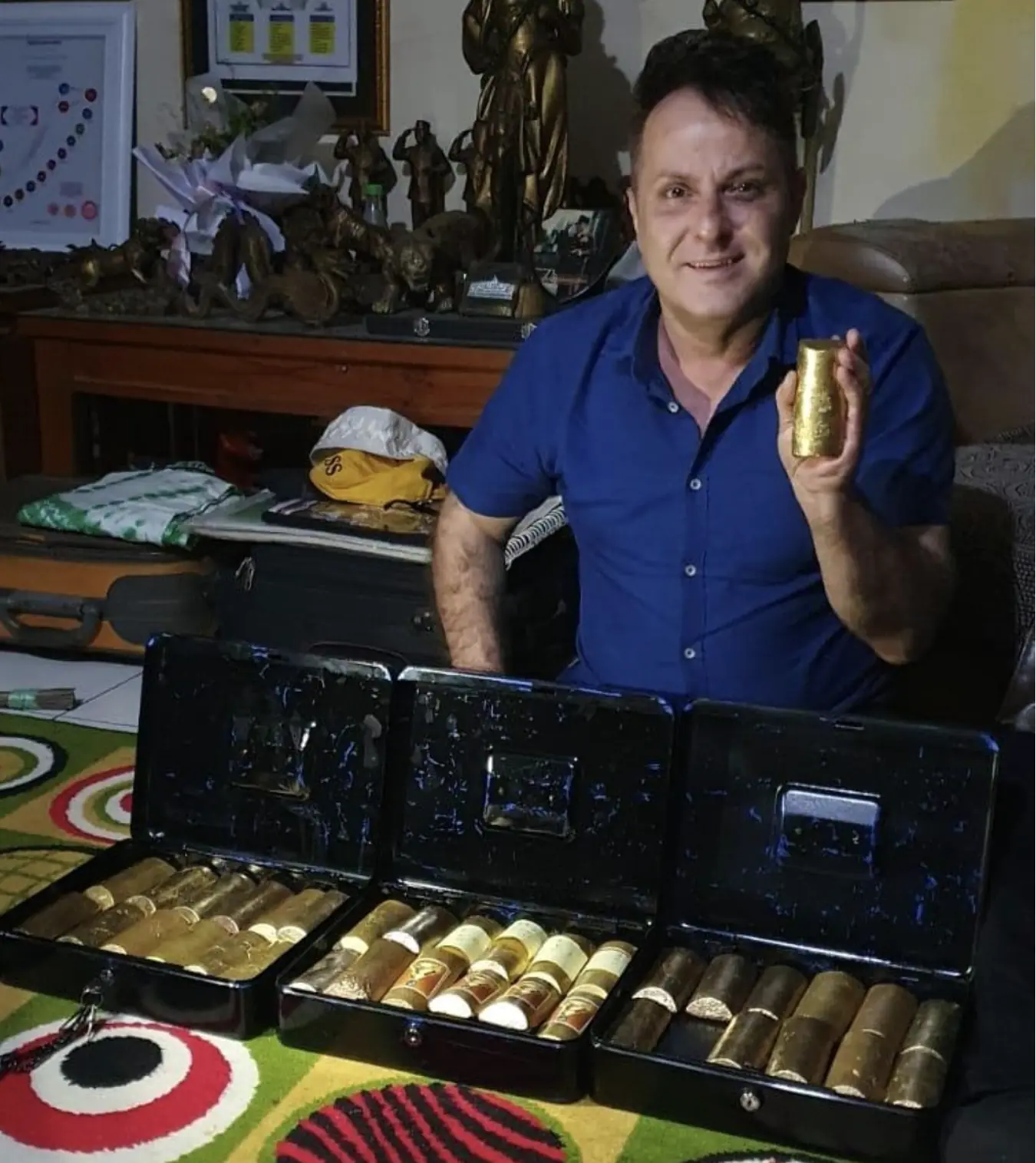 a gold scammer in indonesia