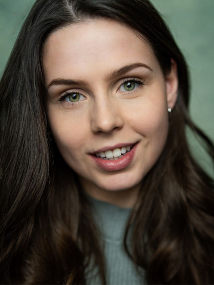 Elly Fenton - Headshot 4.jpeg