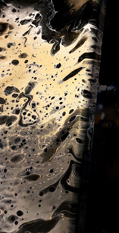 Thumbnail: EDGE OF THE MOON