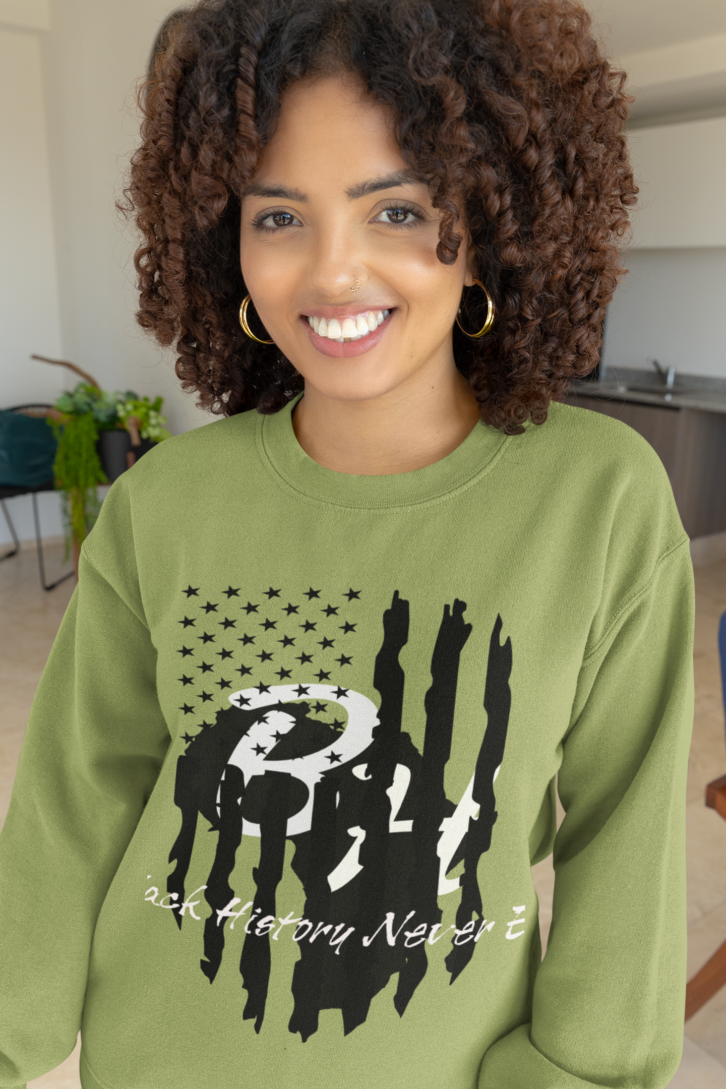 Black History Never Ends - Crewneck Sweat Shirt