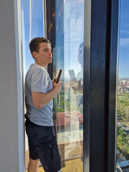 Operario protecsol franquicias laminando